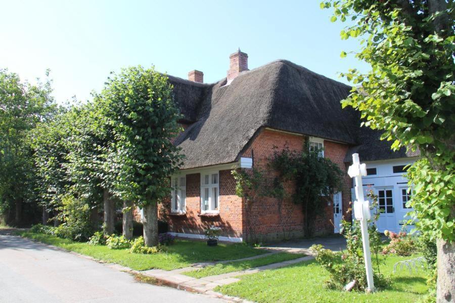 Kapitaen Hansen Haus Oldsum Exterior foto
